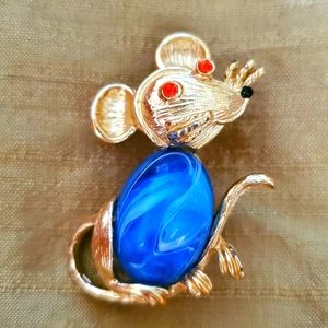 Mouse pin pendant brooch blue stone belly red tone eyes